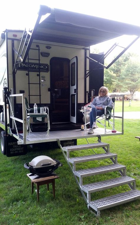 Outdoor Kitchen Camper, Slide On Camper Ideas, Pick Up Truck Camper, Flat Bed Truck Camper, Pickup Camper Ideas, Cab Over Camper Remodel, Truck Bed Camper Remodel, Camper Exterior Ideas, Truck Camper Makeover