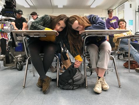 Beanie Feldstein, School Dr, Billie Lourd, Kaitlyn Dever, American High School, Romanticizing School, High School Life, Dream School, Olivia Wilde