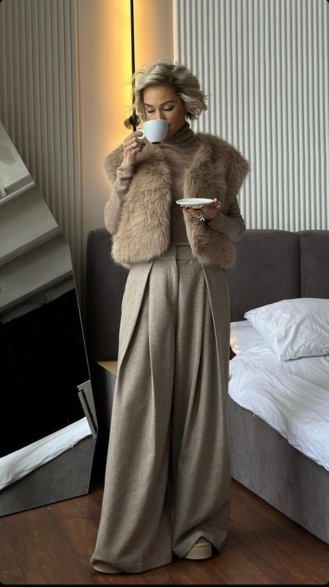 Greige Outfit, Nude Outfits, Cute Winter Outfits, Winter Trends, Cozy Outfit, Fashion Event, Winter Fashion Outfits, Fall Winter Outfits, Fashion Room