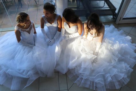 Debutante Dresses Australia, Deb Dresses Australia, Deb Ball, Deb Dress, White Princess Dress, Debutante Dresses, Poses Aesthetic, Debutante Ball, Prom Inspo