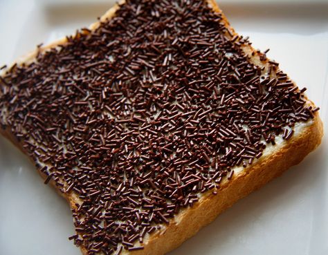 Typical Dutch Food, Dutch Breakfast, Netherlands Food, Dutch Food, Fairy Bread, Dutch Recipes, Chocolate Sprinkles, International Recipes, Amazing Food