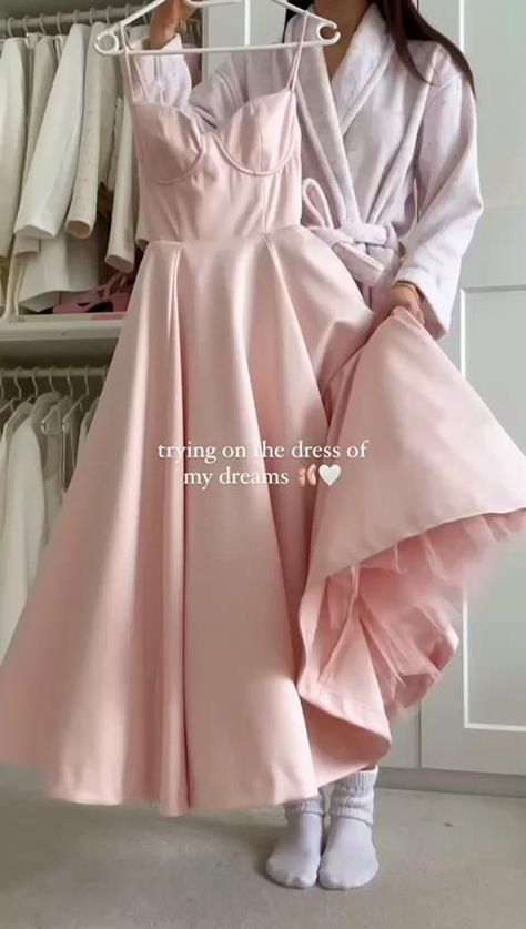 Castle Halls, Summer Wedding Guest Dress, Summer Wedding Guest, Stunning Prom Dresses, Cute Dress Outfits, Evening Party Gowns, Dress 2024, Satin Prom Dress, Romantic Dress