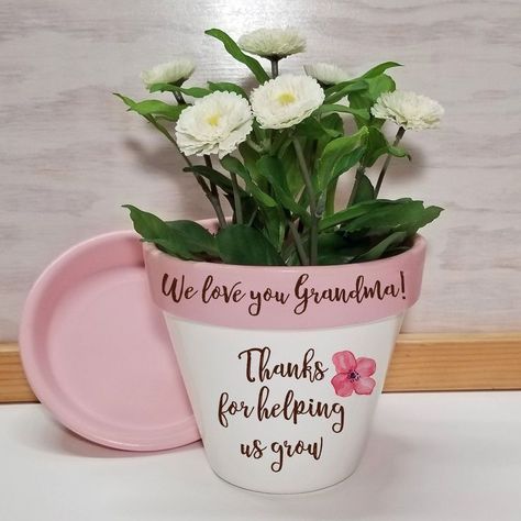 Mothers Day Flower Pot, Personalized Flower Pot, White Flower Pot, Personalized Grandma Gifts, Flower Pot Crafts, Decorated Flower Pots, Flower Pots Outdoor, Painted Flower Pots, Mothers Day Crafts For Kids