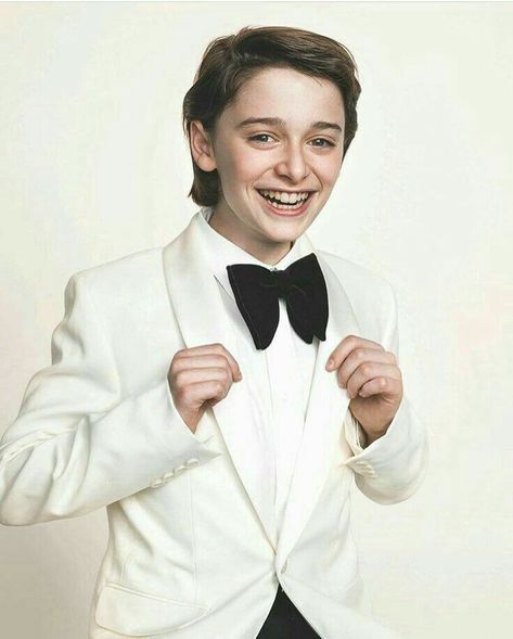 ~GianeVaca 《Stranger Things》 °•Noah Schnapp•° Noah Video, Caleb Mclaughlin, Gaten Matarazzo, Things Wallpaper, Stranger Things 3, Noah Schnapp, Cast Stranger Things, Will Byers, Finn Wolfhard