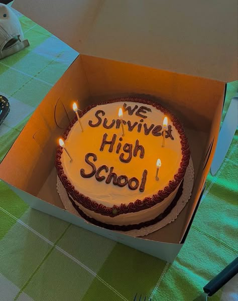 Graduating Astetic, Senior Cakes Graduation, High School Grad Ideas, Grad Cake Funny, We Survived High School Cake, Graduation 2025 Aesthetic, Graduation Vibes Aesthetic, Graduation After Party Ideas, Graduation High School Aesthetic