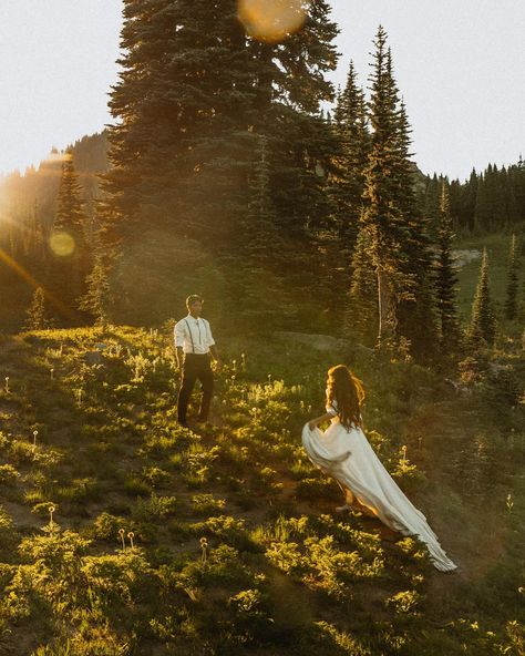 A summer elopement in the mountains — absolutely perfect day spent in my favorite meadows on Friday Elopement Mountains, Elopement Aesthetic, Summer Elopement, Mountain Elopement, Engagement Inspiration, In The Mountains, Perfect Day, The Mountain, Instagram A