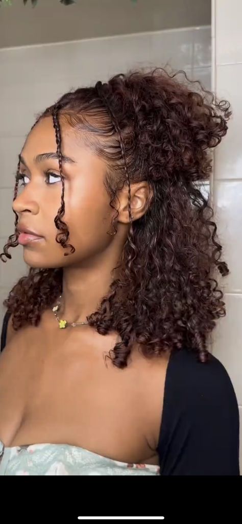 Black Curly Hair Half Up Half Down, Going Out Curly Hairstyles, 3b Hairstyles Short, Festival Hairstyles Curly Hair, Messy Bun Curly Hair, Fairytale Hair, 3c Curly Hair, Loose Curly Hair, Latina Hair