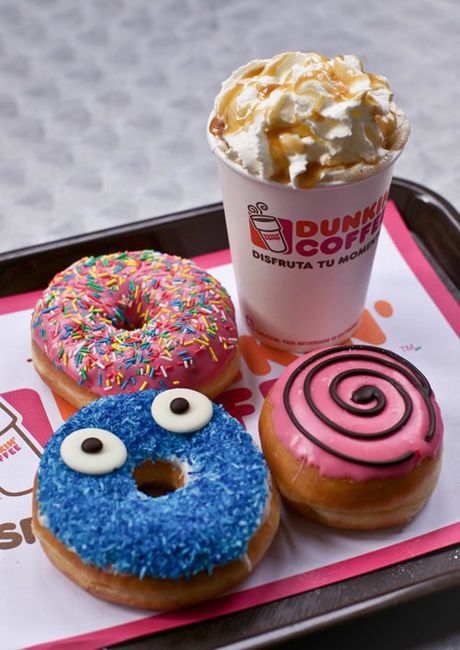 Donuts Tumblr, Dunkin Donuts Iced Coffee, Pink Food, Delicious Donuts, Dunkin Donuts Coffee, Think Food, Food Obsession, Pretty Food, Cute Food