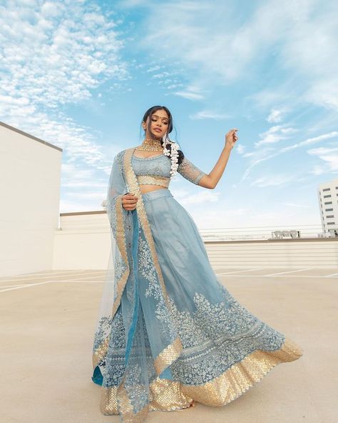 India Dress Traditional, Lehenga Aesthetic Photoshoot, India Sari Dress, Desi Traditional Dress, India Outfits Traditional, Indian Sari Dress Traditional, Indian Clothes Aesthetic, Indian Modeling Photoshoot, Sruthi Jayadevan