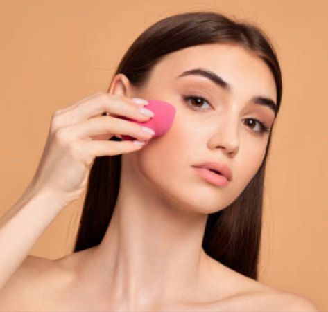 GET YOUR HIGH QUALITY BEAUTY BLENDER TODAY Beauty Blender Real Techniques, Best Beauty Blender, Eyeshadow Styles, Makeup Blender Sponge, Eyeliner Techniques, Makeup Blending, Embrace Natural Beauty, Makeup Blender, Makeup Brushes Guide