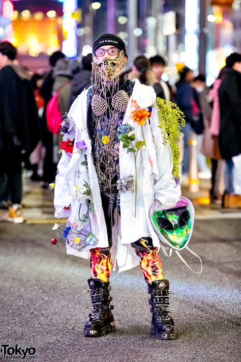 Japanese Streetwear w/ Dog Harajuku Metal Face Mask, Spikes, Studs, Safety Pins, Flowers & Platform Boots Metal Face Mask, Flame Pants, Punk Accessories, Tokyo Street Style, Mens Fashion Edgy, Cheap Mens Fashion, Harajuku Style, Cyberpunk Fashion, Fashion District