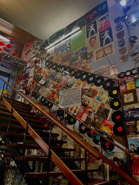 Record Shops Aesthetic, Record Shop Aesthetic Vintage, London Record Store, Record Stores Aesthetic, Vynil Shop Aesthetic, London In The 90s, London 90s Aesthetic, 80s Record Store, Old Records Aesthetic