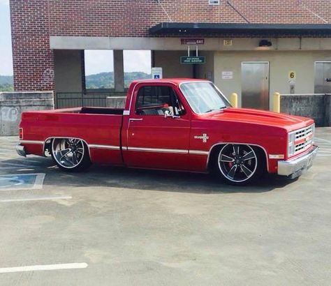 Hot Wheels - That tough Chevrolet C10 goodness, love the subtle cowl hood! @project_waypast10 . #chevrolet #gmc #c10 #streettruck #hotrod… K10 Chevy, Matt Elliott, 87 Chevy Truck, Cowl Hood, Truck Life, Bagged Trucks, Silverado Truck, Lowrider Trucks, Dropped Trucks