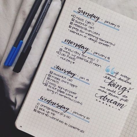 Credit to tumblr user successaesthetics #studyspo #studyblr #bulletjournal #journal #stationery #study #planner #planneraddict Square Grid Journal Ideas, Minimalistic Journaling, Grid Journal Ideas, Bullet Journal Format, Journal Format, Planning School, Grid Journal, Goals Bullet Journal, Grid Journals