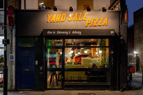 Pizza Takeaway Interior, Takeaway Pizza Shop Design, Pizza Takeaway, Pizza Gluten Free, Dave Portnoy, Pizza Store, Pizzeria Design, Store Exterior, Small Pizza