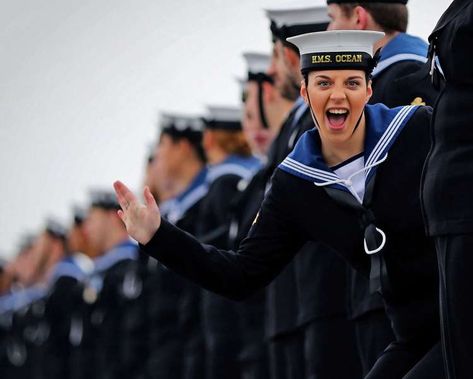 Royal Navy Uniform, Music Video Concept, Preppy Boys, Navy Girl, Navy Uniforms, Army Soldiers, Career Ideas, Navy Wallpaper, Sweeney Todd