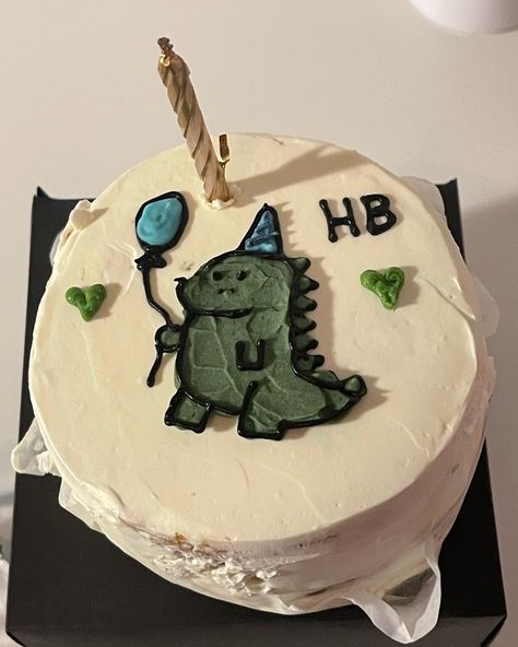 CUTE KOREAN BENTO CAKE AESTHETIC Dino Cake Simple, B Day Cake Ideas, B Day Cake Aesthetic, Bento Cake Aesthetic, Birthday Bento Cake, Birthday Bento, Dino Birthday Cake, Simple Cakes, 13 Birthday Cake