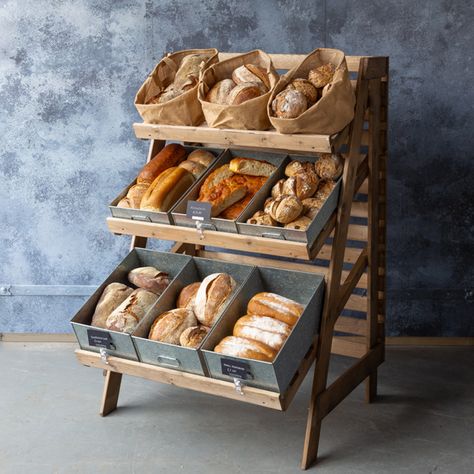 Bakery Display Design, Rustic Bakery Design, Bakery Stand Ideas, Rustic Bakery Interior, Bakery Display Counter, Bakery Display Ideas, Bakery Shelves, Bread Shelf, Crate Stand