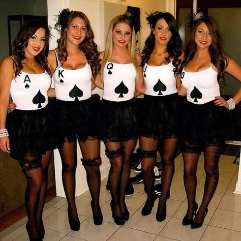 15 ideias divertidas de fantasias de Carnaval em grupo | MdeMulher Mary Poppins Kostüm, Halloween Costume Teenage Girl, Costumes Faciles, Best Friend Halloween, Girl Group Halloween Costumes, Costumes For Work, Easy College Halloween Costumes, Best Group Halloween Costumes, Halloween Costumes For Work