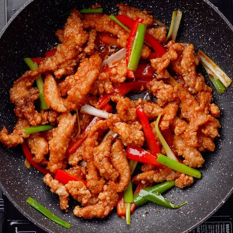 Crispy Shredded Chicken Recipes, Chinese Shredded Chicken, Crispy Chinese Chicken, Chicken Crispy Recipe, Chx Recipes, Crispy Chilli Chicken, Chicken Capers, Crispy Shredded Chicken, Food Starters