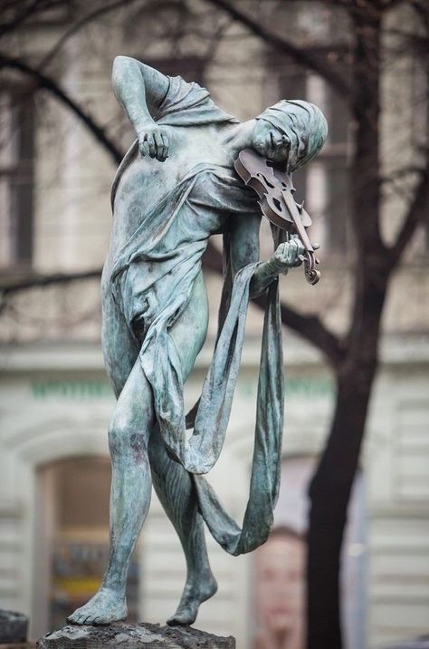 Czech sculptor, Anna Chromý – Fountain of Czech Musicians (detail), located in Prague's Semovazni Square #womensart Violin Player, Sculpture Fountain, Violin Players, Classic Sculpture, Z Photo, Human Reference, Figurative Artwork, Gesture Drawing, Sculpture Clay