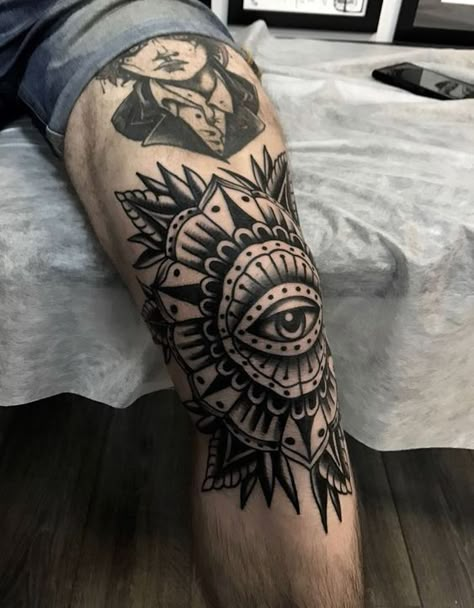 Traditional Tattoo Knee, Seeing Eye Tattoo, Tato Mandala, Tato Tradisional, All Seeing Eye Tattoo, Traditional Tattoo Sleeve, Tattoo Inspiration Men, Elbow Tattoos, Tattoos Geometric