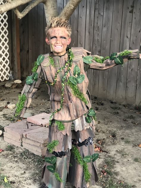 Groot costume Diy Groot Costume For Kids, Groot Costume Diy, Diy Groot Costume, Groot Costume For Kids, 2022 Costumes, Groot Costume, Camp Dress, Cardboard Costume, Tree Costume