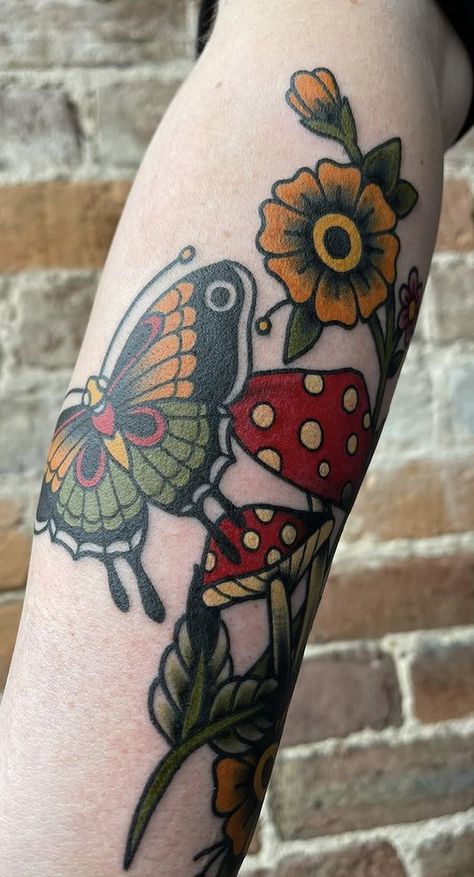 Done by @Goblintattoos at @inkink in Sringfield, MO Mushrooms And Butterflies Tattoo, Traditional Tattoos Mushroom, Traditional Mushroom Tattoo, Art Flash, Mushroom Tattoos, Skin Art, Tattoo Inspo, Body Mods, Butterfly Tattoo