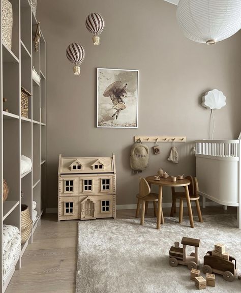 Wabi Sabi Playroom, Neutral Childrens Bedroom Ideas, Light Brown Nursery, Modern Organic Nursery, Small Baby Boy Nursery, Greige Nursery, Newborn Room Design, Limewash Nursery, Beige Playroom