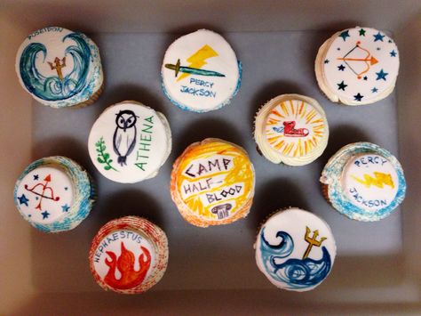 Ideas For 13th Birthday, Greek Gods Party, Percy Jackson Cake, Percy Jackson Birthday Party, Greek Mythology Party, Percy Jackson Tv Series, Percy Jackson Crafts, Worm Cake, Mythology Party