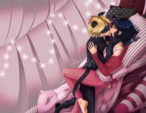 Miraculous Ladybug Marichat, Miraculous Kiss, Marichat Comic, Adrien X Marinette, Miraculous Ladybug Kiss, Tikki Y Plagg, Adrian And Marinette, Miraculous Ladybug Oc, Miraculous Ladybug Wallpaper