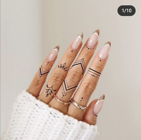 Women’s Hand And Finger Tattoos, Long Finger Tattoos For Women, Mendhi Hand Tattoos, Finger Tattoos Bands, Intricate Finger Tattoo, Womens Knee Cap Tattoo, Women’s Cuff Tattoo, Upper Finger Tattoo, Finger Dot Tattoos For Women