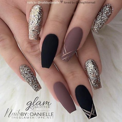 Black Coffin Nails, Coffin Nails Matte, Matte Black Nails, Nagellack Trends, Nails Matte, Classy Nail Designs, Super Nails, Nails Coffin, Coffin Nails Designs