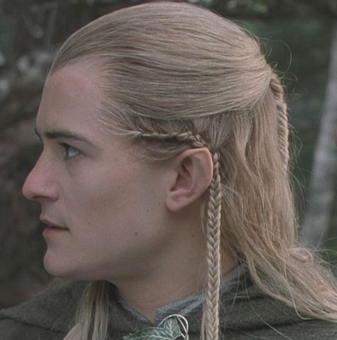 Yep...if my brothers ever get their hair long enough I'm going to talk them into letting me do this on them :p Lord Of The Rings Hairstyles, Legolas Hair, Elvish Hairstyles, Elven Hairstyles, Elf Hair, Lotr Elves, Peinados Fáciles Para Cabello Corto, Athletic Hairstyles, Mens Haircuts Short