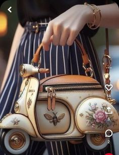 Retro-Inspired Handbags: 🕰️ Channel Vintage Vibes with Retro-Inspired Handbags! 👜✨ Funky Purses, Inspired Handbags, Unique Handbags, Diy Bags Patterns, Girly Bags, Unique Purses, Novelty Bags, Fancy Bags, Pretty Bags