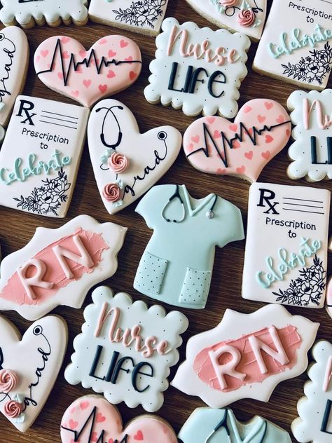 Nursing Graduation Cakes, Nurse Grad Parties, Medical Cookies, Nurse Cookies, Graduation Party Desserts, Nursing School Graduation Party, Graduation Desserts, Nursing Graduation Pictures, Nursing Cake