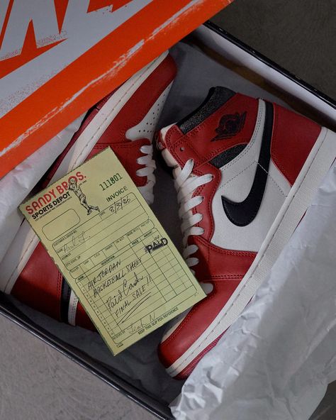 Packed in a box that reminisces the time when shoe boxes were lost in stock rooms, only to be found again years later, the Air Jordan 1 "Lost and Found" features all the signs of a 37-year old shoe Lost And Found Jordan 1, Jordan 1 Lost And Found, Chicago Design, Jordan Ones, Shoe Boxes, Wings Logo, Old Shoes, Air Jordan 1 Retro High Og, Nike Brand