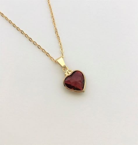 Simple Heart Necklace, Red Heart Necklace, Open Heart Necklace, Heart Necklaces, Piercings Jewelry, Fancy Jewellery, Jewelry Lookbook, Pretty Jewelry, Girly Jewelry