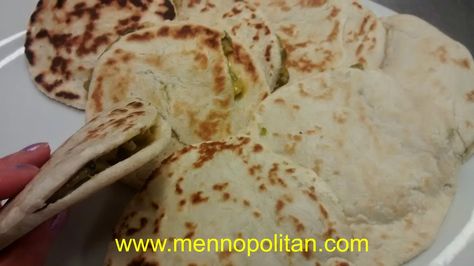 Flour Gorditas, Papusa Recipe, Gorditas Recipe Mexican, Gorditas Recipe, Chili Colorado, How To Make Flour, Pancake Griddle, Simple Meal Ideas, Gallbladder Diet