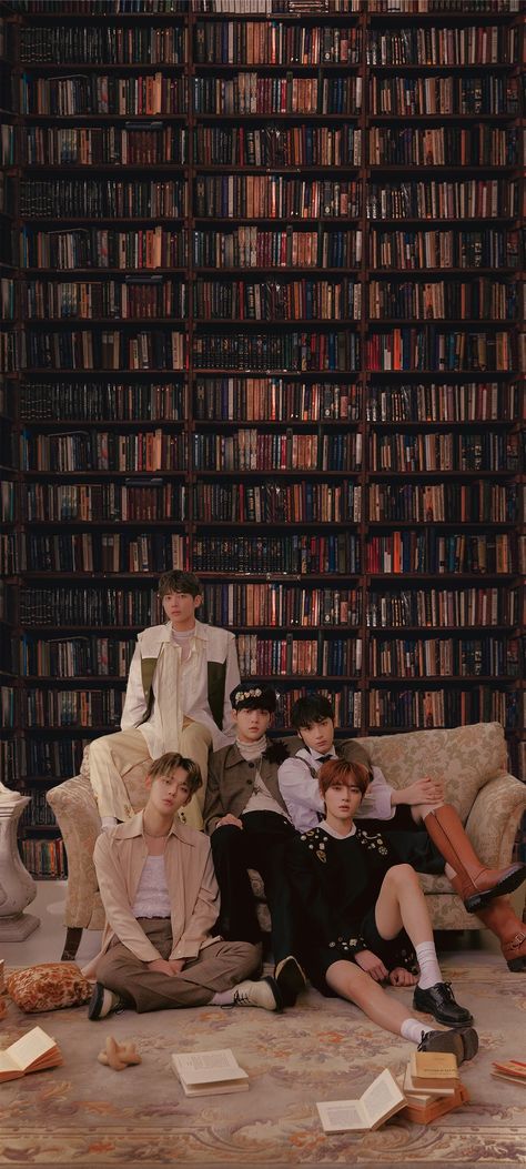 Da boys in a library #wallpaper #background #txt #tomorrowbytogether #kpop Dark Kpop Aesthetic Wallpaper, Txt Fall Wallpaper, Txt Skz Wallpaper, Dark Library Aesthetic Wallpaper, Dark Library Wallpaper, Txt Wallpaper Aesthetic Dark, Enhypen And Txt Wallpaper, Txt Dark Academia, Kpop Fall Wallpaper