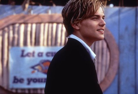 Leonardo Dicaprio Romeo, Gilbert Grape, Romeo Juliet 1996, Leonardo Dicaprio Movies, Leo And Kate, Leonardo Dicaprio 90s, Jack Dawson, Young Leonardo Dicaprio, Martin Sheen