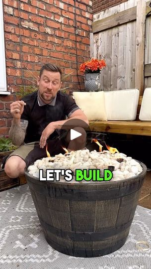 Build A Fire Pit, Fire Pit Plans, How To Build A Fire Pit, Garden Fire Pit, Water Pond, Smart Ideas, Fire Pit Backyard, Diy Planters, Little Garden