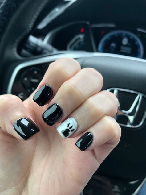 Bear Paw Nails, Nails With Paw Prints, Black Bear Nails, French Tip Nails With Paw Prints, Paw Nails Black, Paw Print Nails, Paw Nails, Football Nails, Bear Paws