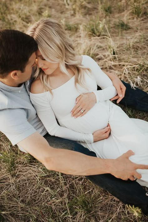 24 Heartmelting Maternity Photo Ideas You Must Have  #Photography Maternity Photography Sitting Down, Maternity Shoot Laying Down, Maternity Photography March, Pretty Maternity Pictures, Outside Maternity Photography, Maternity Pictures Nails, Maternity Photo Shoot Nails, Summer Maternity Photoshoot Outfits, Partner Maternity Photos