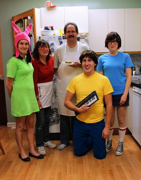 Tina Belcher Costume, Bob's Burgers Halloween Costume, Bobs Burgers Costume, Bob's Burgers Halloween, Burger Costume, Bobs Burgers Characters, Doug Funnie, Family Themed Halloween Costumes, Belcher Family