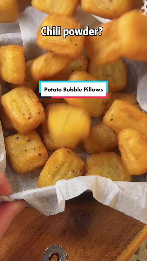 Potato Pillow Recipe, Bubble Potato Pillows, Potato Pillow, Potato Bites, Potato Dishes, Veggie Sides, What To Cook, Potato Recipes, Diy Food Recipes