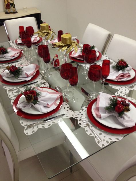 Table Party Decor, Christmas Table Decor Ideas, Beautiful Napkin Folding, Christmas Dinner Table Settings, Table Party, Christmas Dinner Table, Table Setting Decor, Christmas Decor Inspiration, Xmas Deco