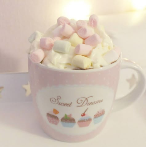 Marshmallows Pink Xmas, Winter Fairy, Spread Positivity, Think Food, Pink Girly Things, Cute Desserts, Everything Pink, Pretty Pastel, Pretty Food