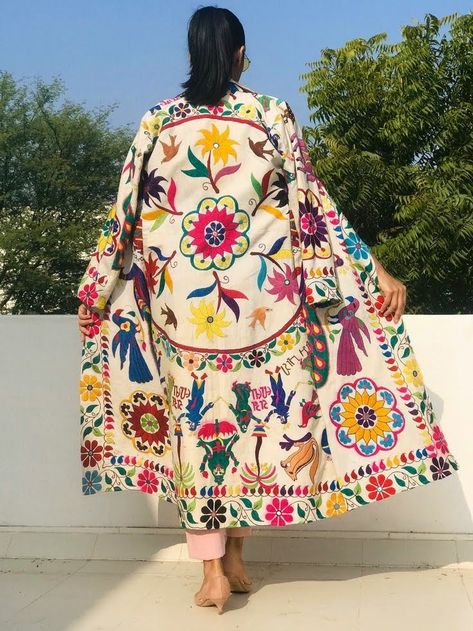 Tribes Of India, Finish Embroidery, Mode Kimono, Abaya Style, Embroidered Coat, Iranian Women Fashion, Statement Jacket, Animal Motifs, Embroidered Art