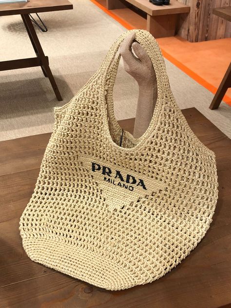 Prada Knit Bag, Prada Crochet Bag, Prada Raffia Bag, Prada Raffia Tote Bag, Prada Raffia, Raffia Basket, Embroidered Lettering, Prada Tote Bag, Mode Crochet